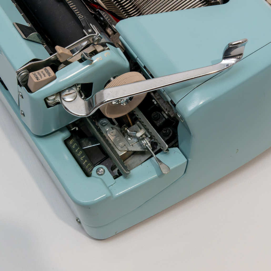 1955 Royal Quiet De Luxe – Blue – Old Bobs Old Typewriters