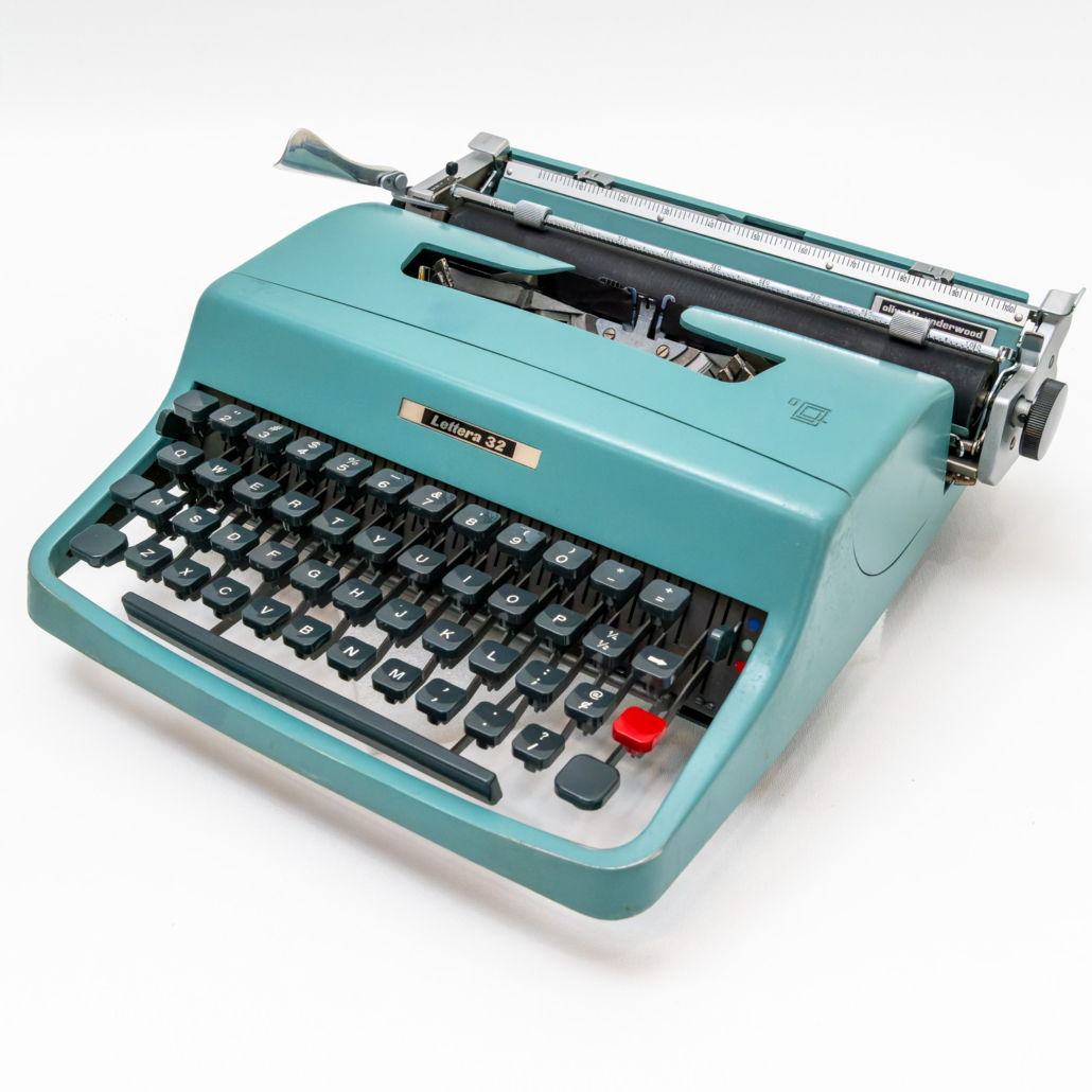 1965 Olivetti Lettera 32 – Old Bobs Old Typewriters